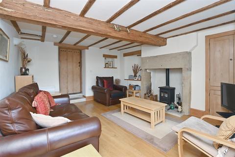 3 Buxton Road, Ashford In The Water, Bakewell, DE45 1QP