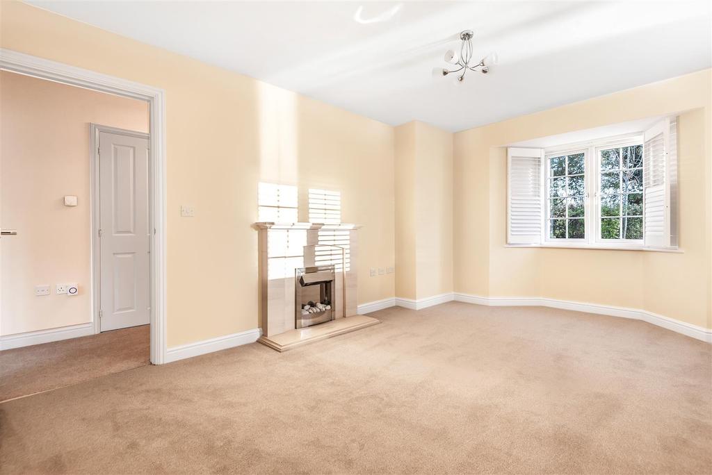 Wayside, Winnersh, Berkshire, RG41 1AD 4 bed detached house £600,000