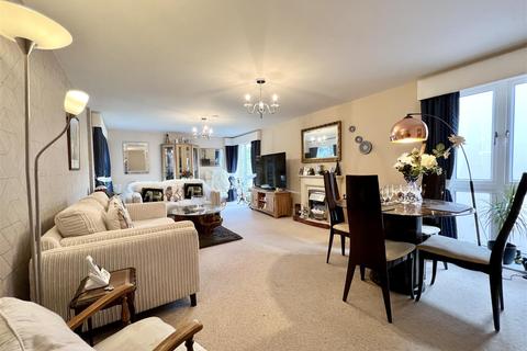 2 bedroom apartment for sale - Park Road, Hagley, Stourbridge