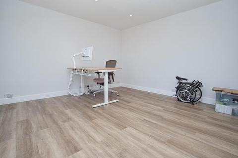 3 Warren Way, Folkestone, CT19 6DT