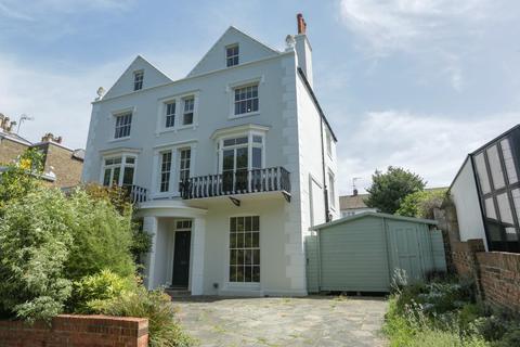 5 bedroom semi-detached house for sale - Vale Square, Ramsgate
