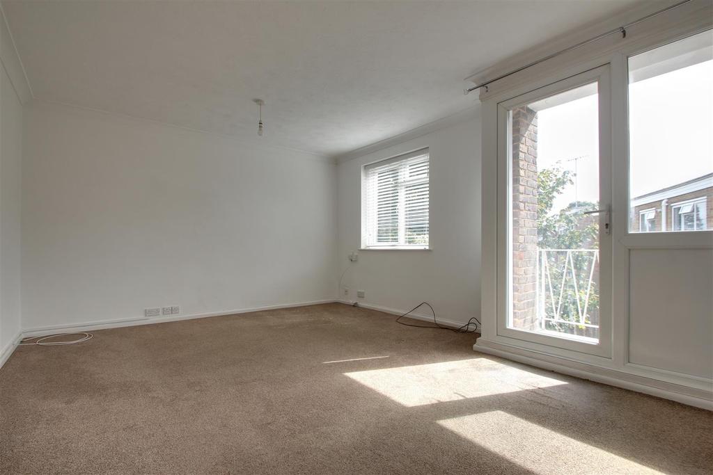 Jupps Lane, GoringBySea, Worthing 2 bed flat £230,000