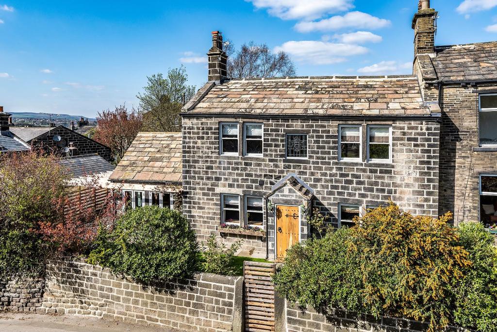 Micklefield Lane, Rawdon, Leeds 4 bed semidetached house £575,000