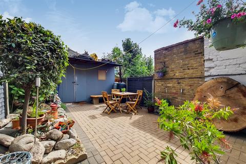 38 Glenthorne Road, London, E17 7AR