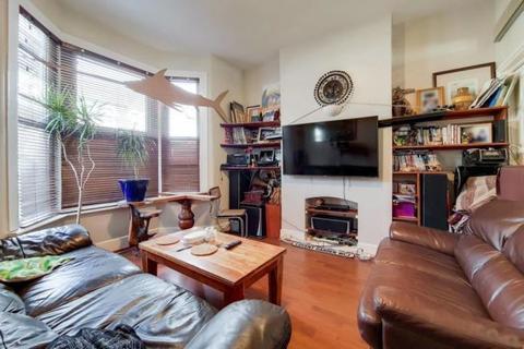 38 Glenthorne Road, London, E17 7AR