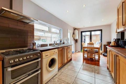 38 Glenthorne Road, London, E17 7AR