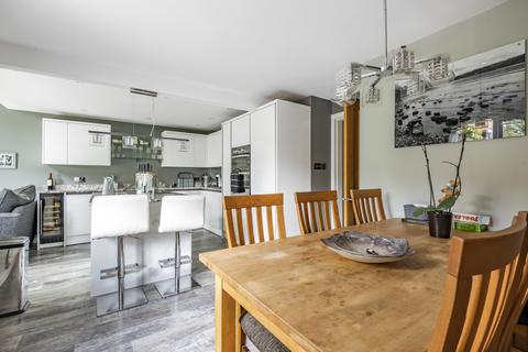 40 Baxter Close, Swindon, SN25 4XL