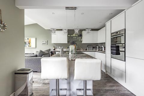 40 Baxter Close, Swindon, SN25 4XL