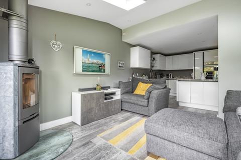 40 Baxter Close, Swindon, SN25 4XL