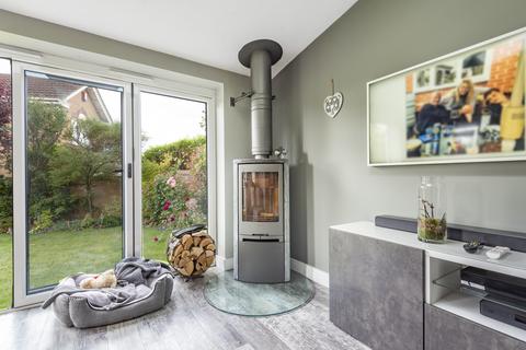 40 Baxter Close, Swindon, SN25 4XL