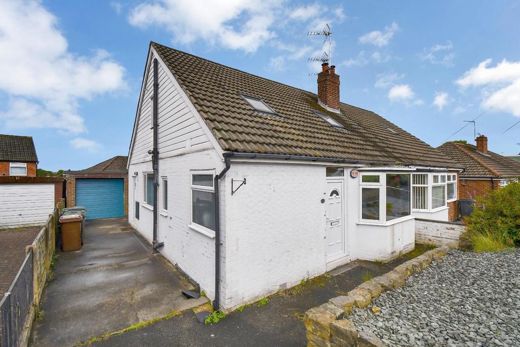 Banksfield Avenue, Yeadon, Leeds 5 bed semidetached house £275,000
