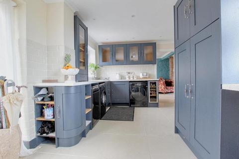 8 Church Mount, Mappleton, Hornsea, HU18 1XU