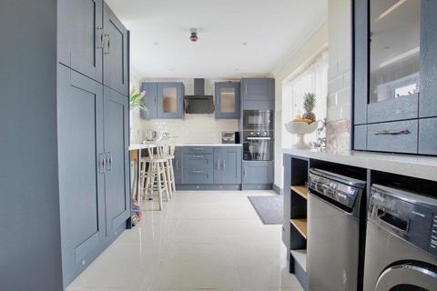 8 Church Mount, Mappleton, Hornsea, HU18 1XU