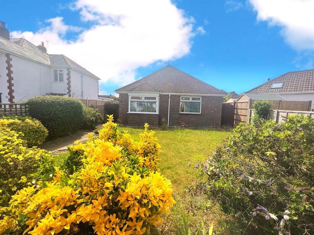 The Downsway, Portchester 2 bed detached bungalow for sale £425,000