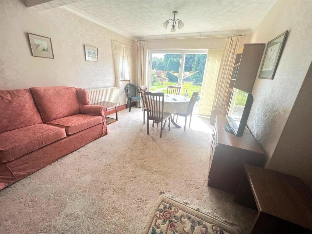 The Downsway, Portchester 2 bed detached bungalow for sale £425,000