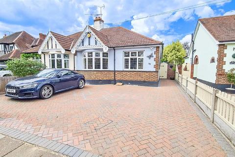 39 Blenheim Chase, Leigh-on-sea, SS9 3BZ