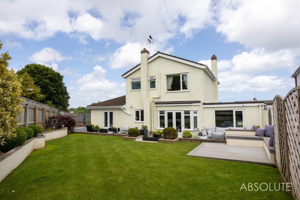 Drake Avenue, Torquay, Devon, TQ2 5 bed detached house £595,000