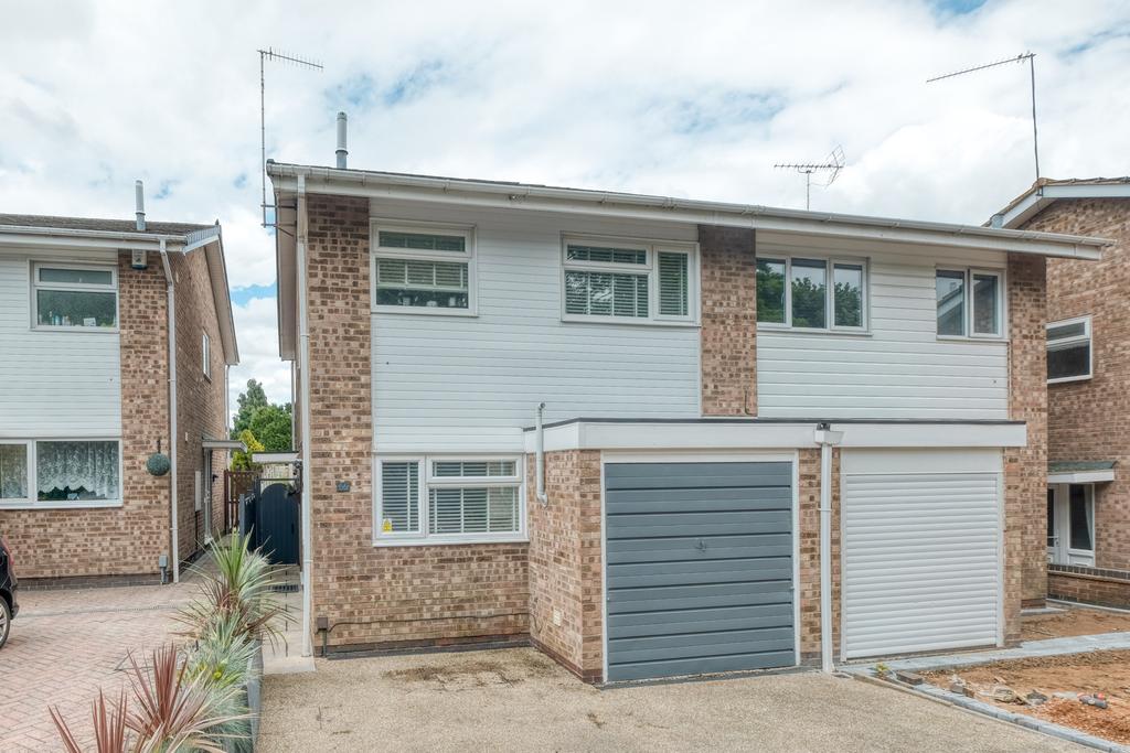 Donnington Close, Church Hill North, Redditch B98 8QE 3 bed semi