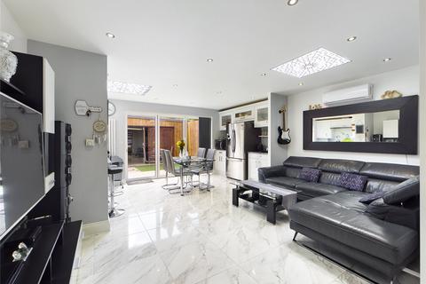 4 bedroom end of terrace house for sale - Elthorne Road, London, NW9