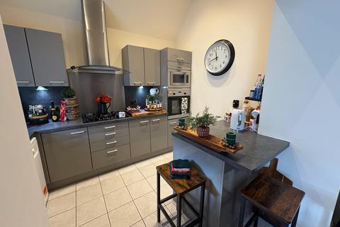 2 bedroom flat to rent, The Old Stone Yard, Lichfield, WS13
