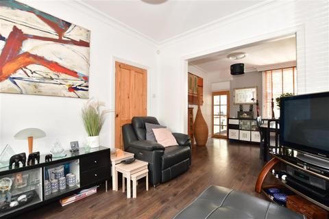 3 bedroom terraced house for sale - Aveling Park Road, London