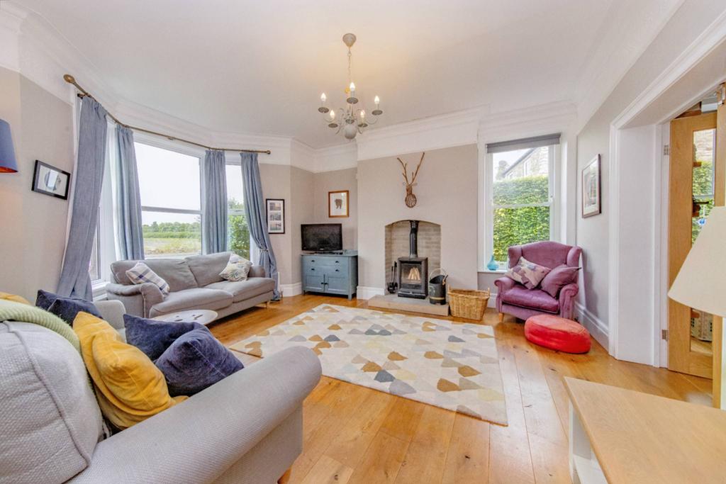 Station Road, Corbridge NE45 5 bed end of terrace house £450,000
