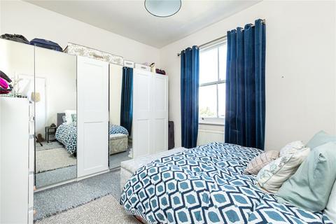 2 bedroom flat to rent, Gauden Road, Clapham, London, SW4