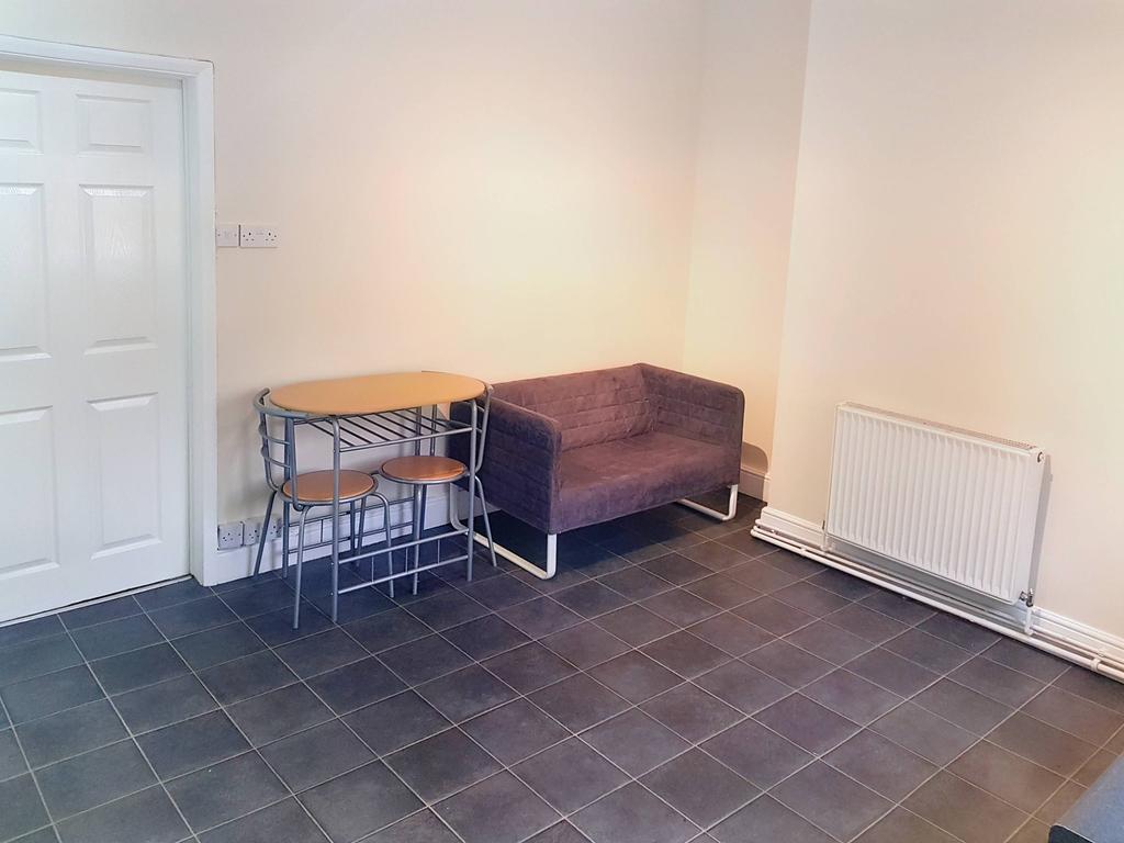 Lynncroft, Eastwood, Nottingham NG16 1 bed ground floor flat £475 pcm