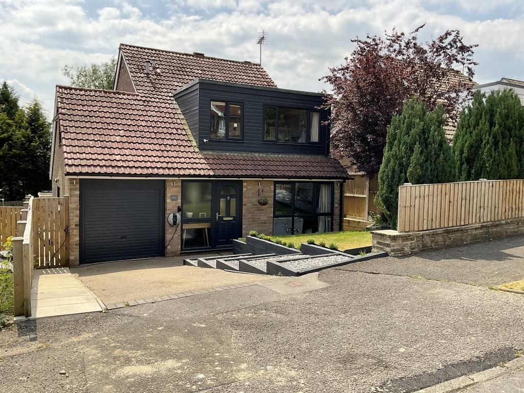 Wynmore Crescent, Bramhope 4 bed detached house £535,000