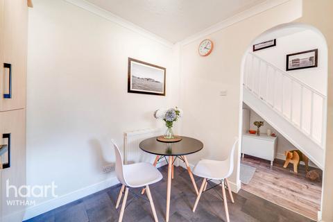 11 Bramble Road, Witham, CM8 2XA