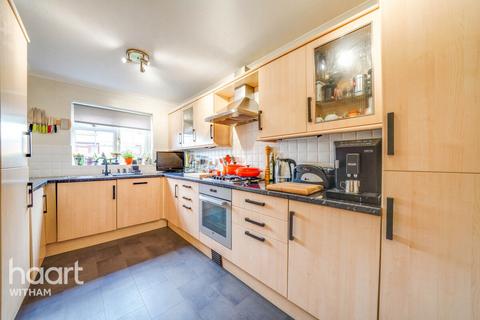 11 Bramble Road, Witham, CM8 2XA
