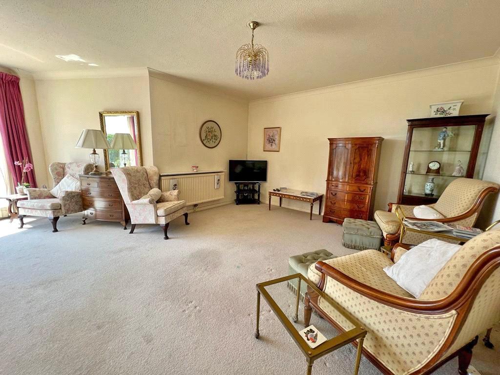 Camden Hurst, Milford on Sea, Lymington, Hampshire, SO41 2 bed