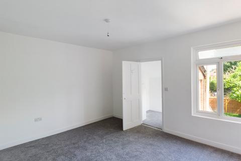2 bedroom end of terrace house for sale, Alexandra Road, Addlestone, Surrey, KT15