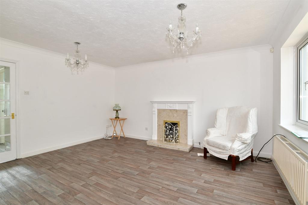 Bramley Way, Kings Hill, West... 3 bed semidetached house £400,000