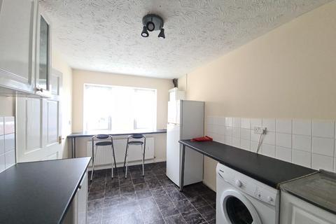 2 bedroom flat to rent, Fairfield Road, Dunstable, LU5