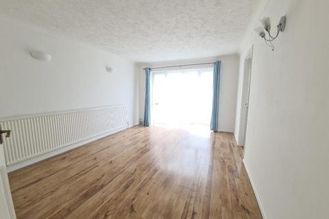 2 bedroom flat to rent, Fairfield Road, Dunstable, LU5