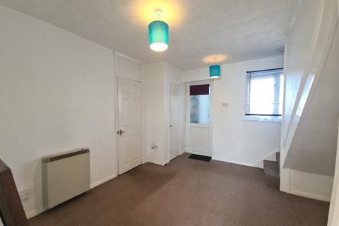 3 bedroom flat to rent - Katherine Drive, Dunstable, LU5