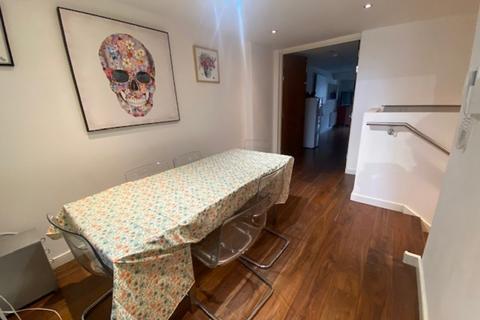 3 bedroom flat to rent, Blenheim Court, SE10