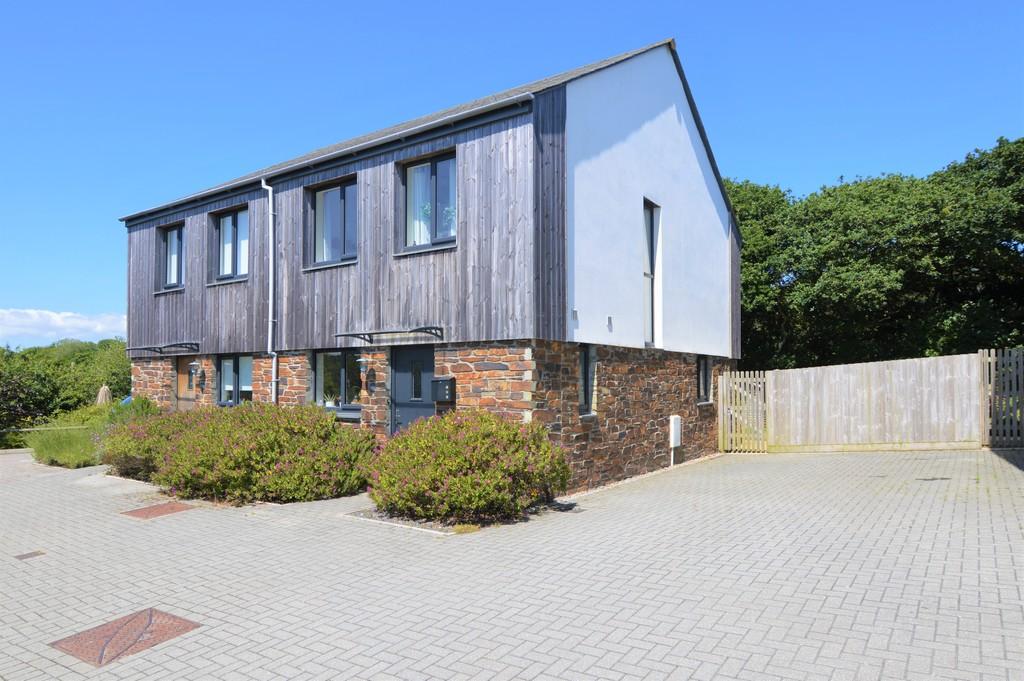 Pennance Field, Falmouth 2 bed semidetached house £365,000