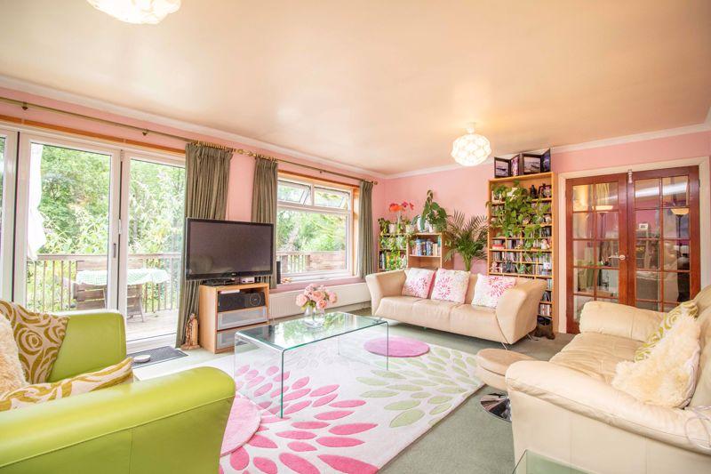 Westview Road, Warlingham 3 bed detached house £1,000,000