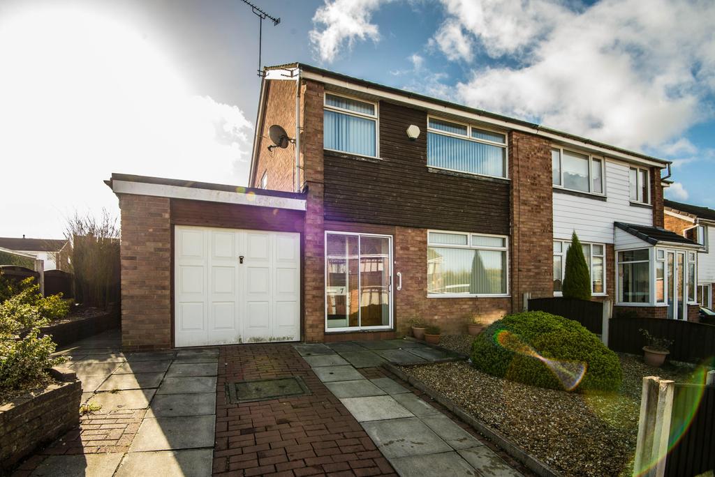 Ambergate, Skelmersdale 3 bed semidetached house £122,995