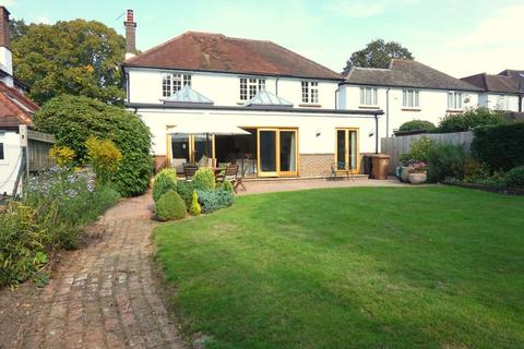 9 Fiddicroft Avenue, Banstead, SM7 3AD