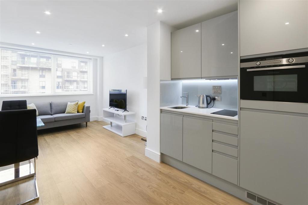 Papermill House, South Street, Romford 1 bed apartment £1,100 pcm (£254 pw)