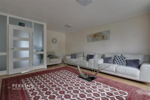 2 bedroom flat for sale, Greenford, UB6