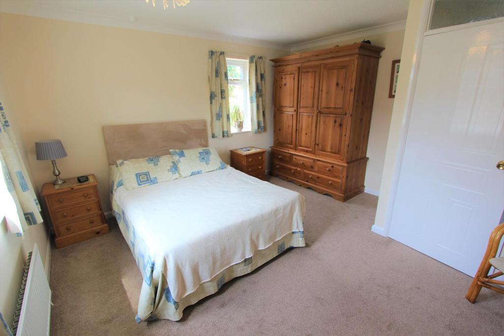 Bedroom 1.JPG