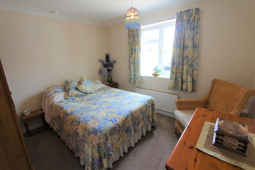Bedroom 2.JPG