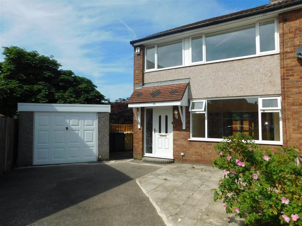 Stoneleigh Drive, Radcliffe, Manchester 3 bed semidetached house £