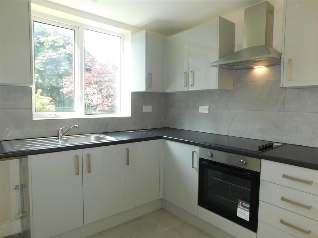 Stoneleigh Drive, Radcliffe, Manchester 3 bed semidetached house £