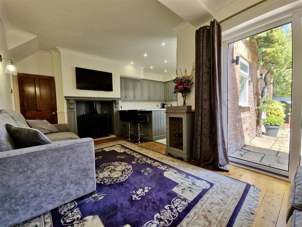 Dining kitchen