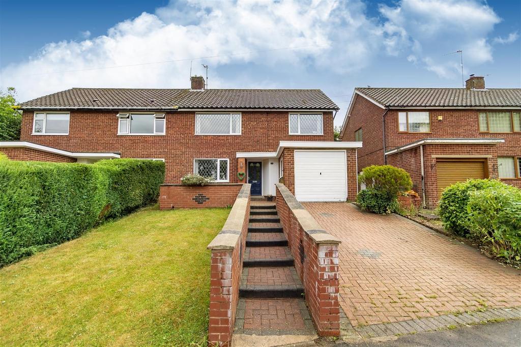 Merrick Close, Brockwell, Chesterfield 3 bed semidetached house for